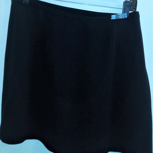 MAX STUDIO BLACK SKORT SIZE 10 EXCELLENT CONDITION - Picture 6 of 6